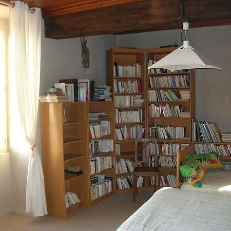 B&B "Les Remparts" Vouvant Habitación foto