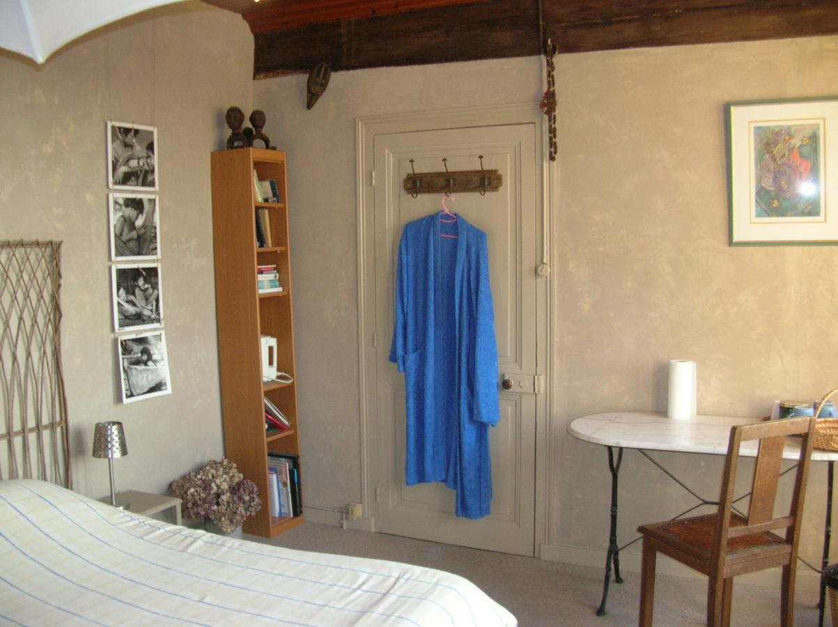 B&B "Les Remparts" Vouvant Habitación foto