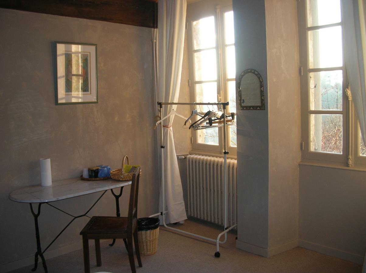 B&B "Les Remparts" Vouvant Habitación foto
